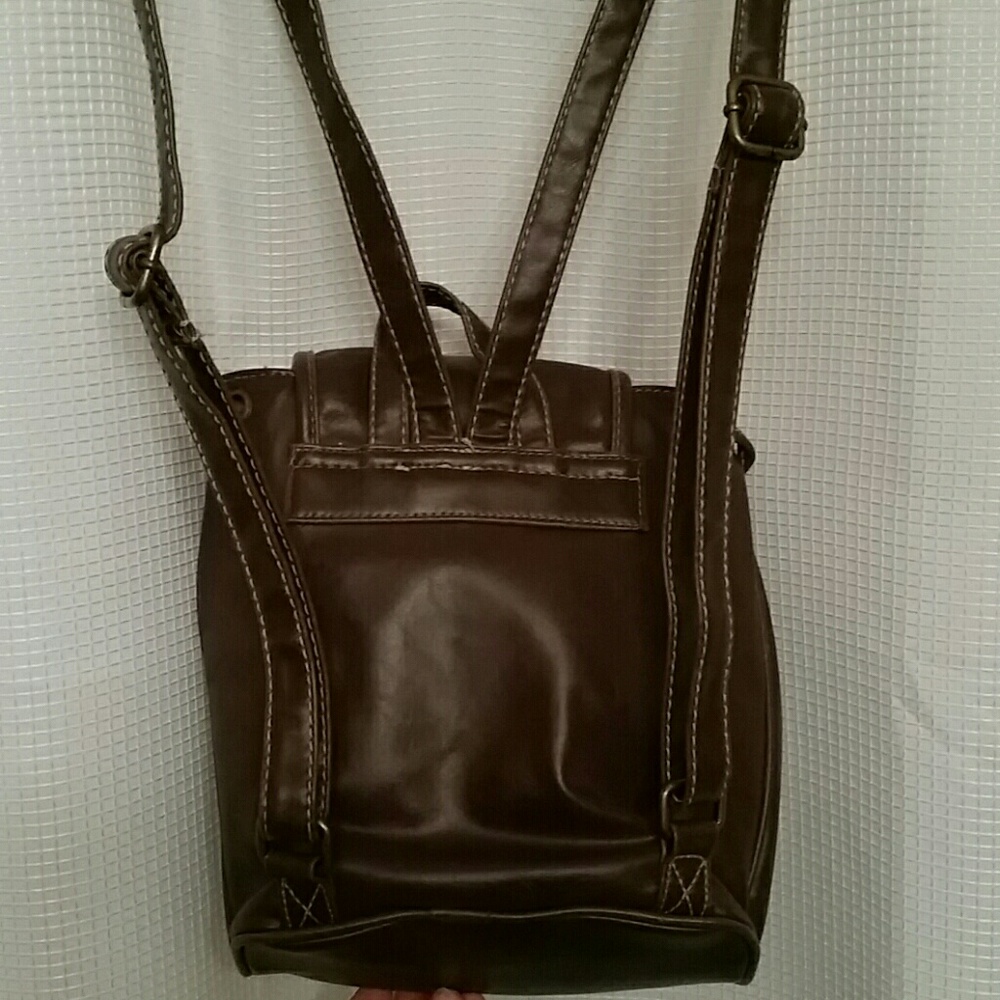 Back pack - Picture 2 of 4